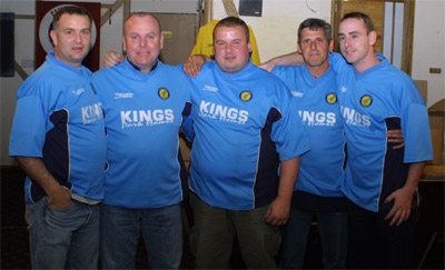 fans_in_new_away_kit_2002_4a.jpg